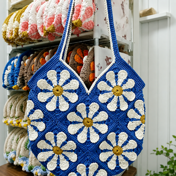 Handgehäkelte Blumentasche, Granny-Square-Tasche mit Gänseblümchen und Sonnenblumen, Boho-Schultertasche, einzigartiges handgefertigtes Geschenk für sie